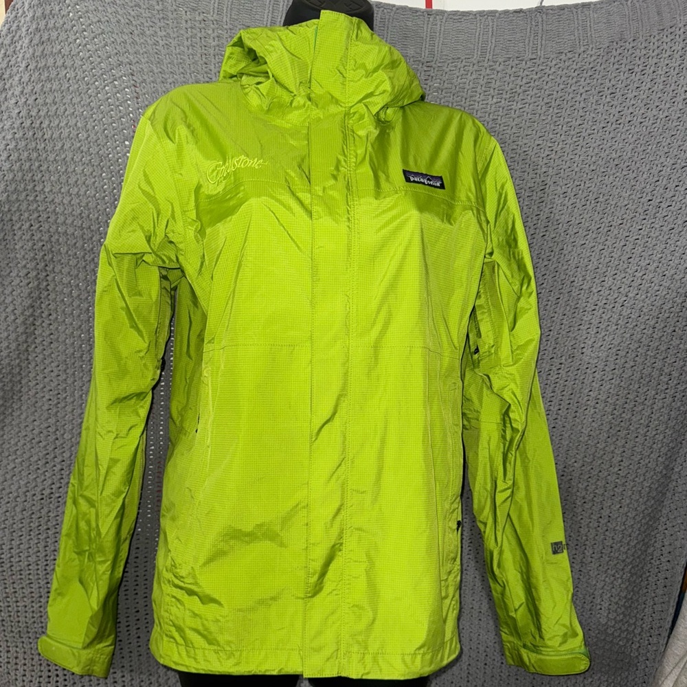 Patagonia Mens Torrentshell Rain Jacket Lime green “Greystone” embroidered h2NO